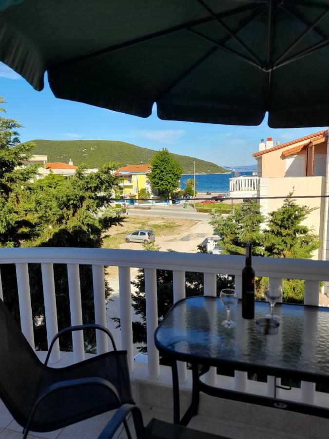 El Sol Apartment Néa Péramos Bagian luar foto