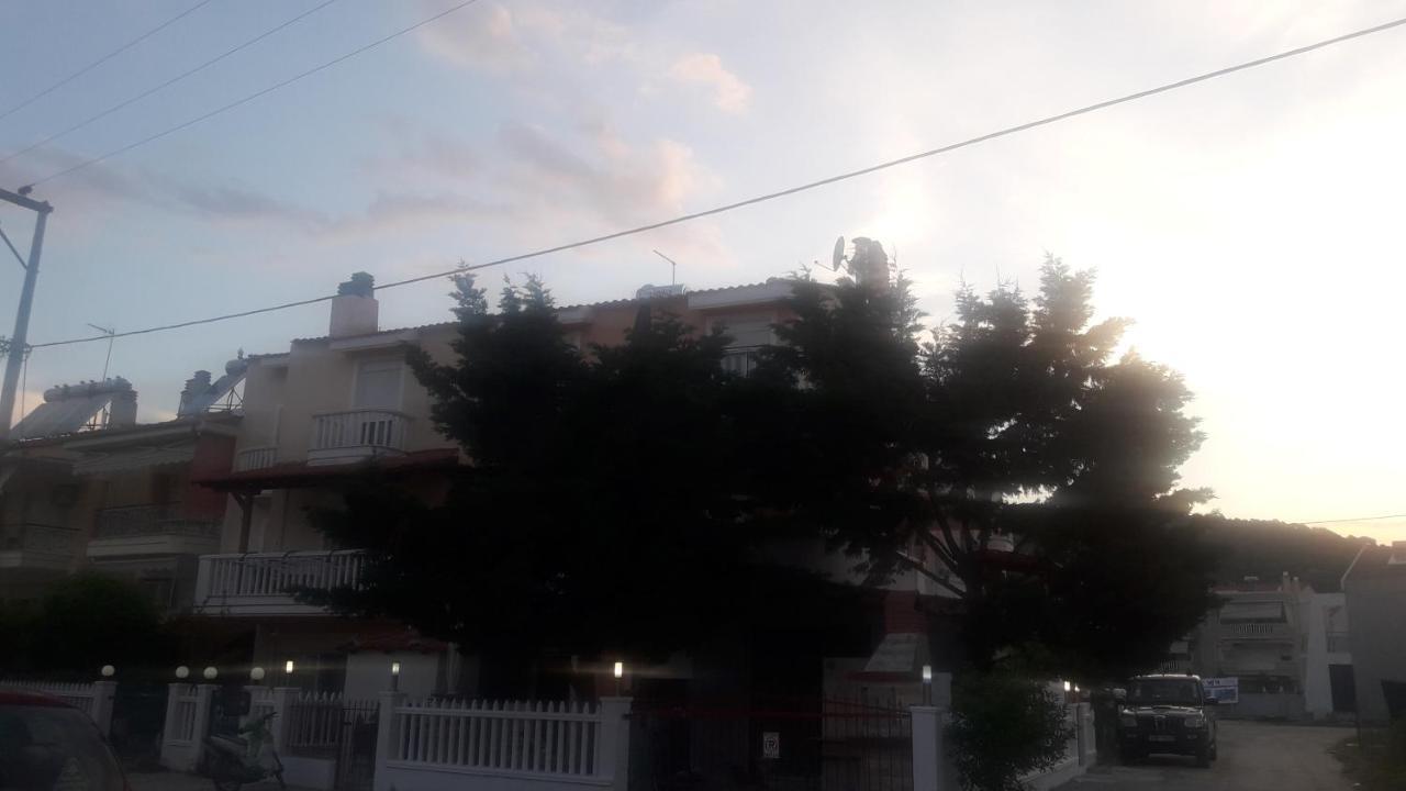 El Sol Apartment Néa Péramos Bagian luar foto